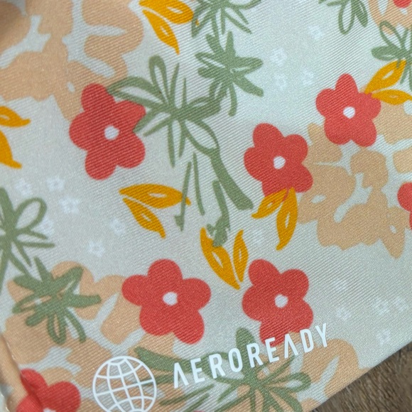 Adidas Grow Positivity Cropped Floral Training Top - Picture 7 of 8